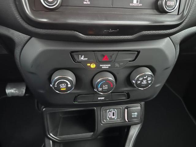 Foto do veículo JEEP RENEGADE  SPORT T270 FLEX 2024 60 KM 121.900,00