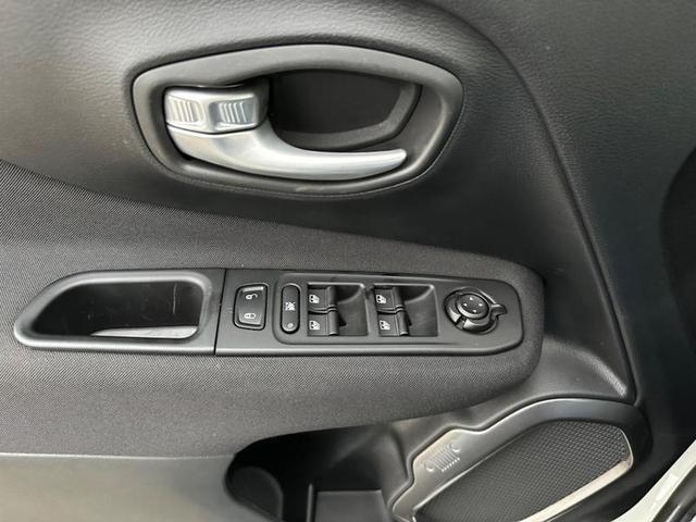 Foto do veículo JEEP RENEGADE  SPORT T270 FLEX 2024 60 KM 121.900,00
