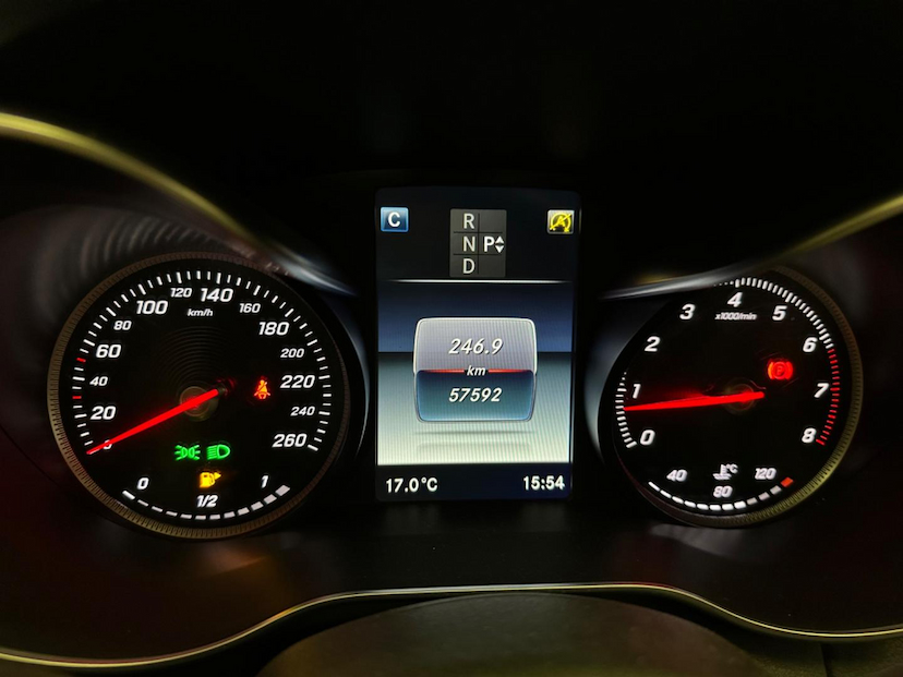Foto do veículo MERCEDES-BENZ C 180  1.6 CGI AVANTGARDE 16V EXCLUSIVE 2017 55.000 KM 122.900,00