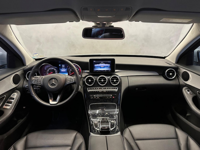 Foto do veículo MERCEDES-BENZ C 180  1.6 CGI AVANTGARDE 16V EXCLUSIVE 2017 55.000 KM 122.900,00