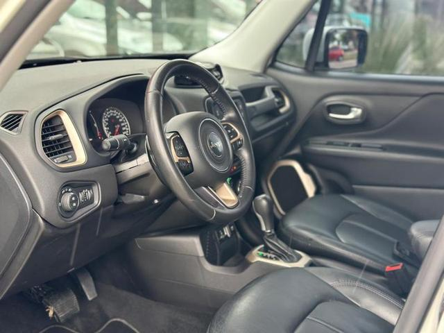 Foto do veículo JEEP RENEGADE  LONGITUDE 4X2 AUTOMATICO FLEX 2016 71.592 KM 71.900,00