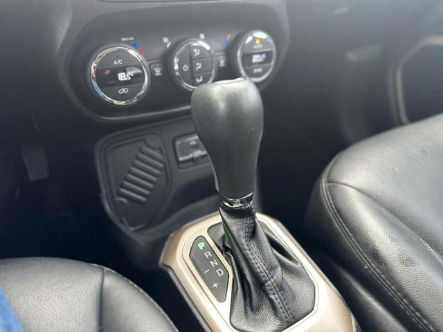 Foto do veículo JEEP RENEGADE  LONGITUDE 4X2 AUTOMATICO FLEX 2016 71.592 KM 71.900,00