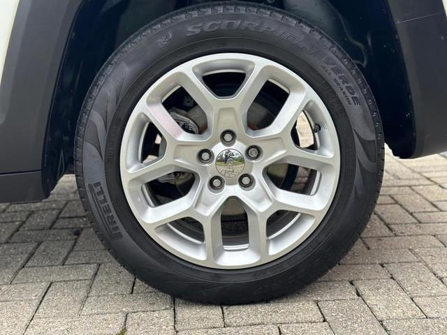 Foto do veículo JEEP RENEGADE  LONGITUDE 4X2 AUTOMATICO FLEX 2016 71.592 KM 71.900,00