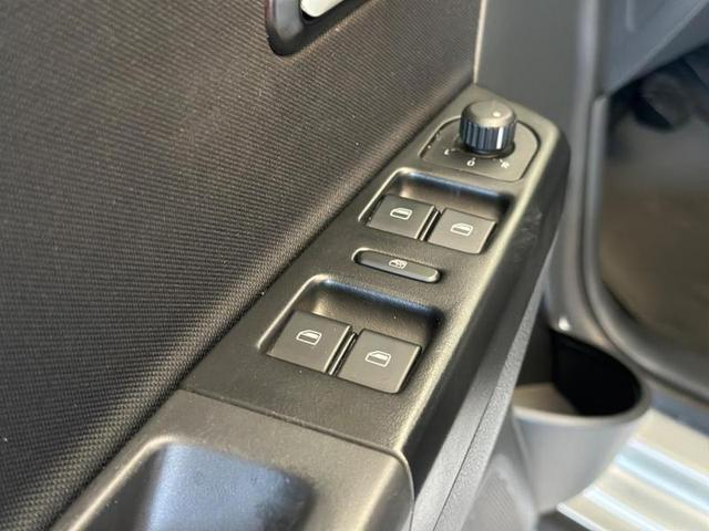 Foto do veículo VOLKSWAGEN FOX  TRACK MCV 2018 54.647 KM 59.900,00