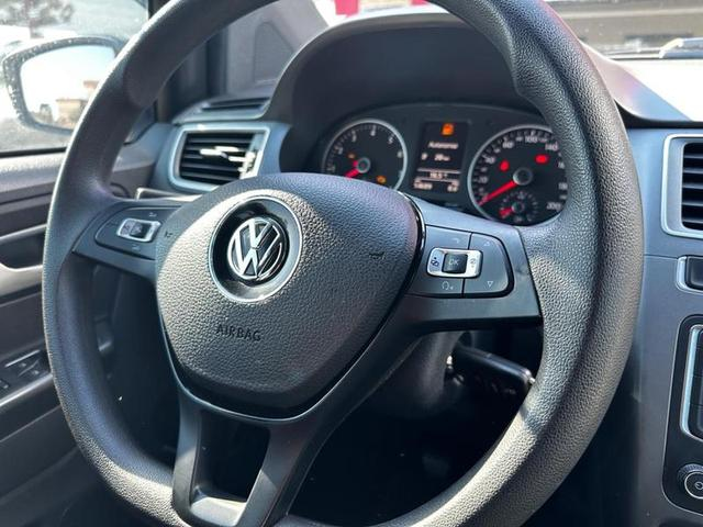 Foto do veículo VOLKSWAGEN FOX  TRACK MCV 2018 54.647 KM 59.900,00