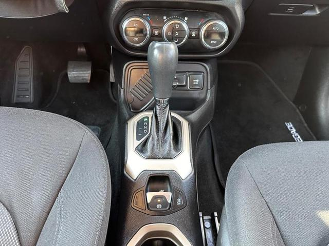 Foto do veículo JEEP RENEGADE  1.8 16V FLEX LONGITUDE 4P AUTOMATICO 2016 68.427 KM 71.900,00