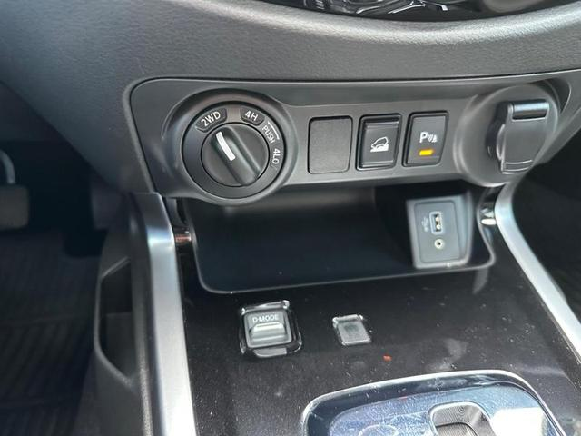 Foto do veículo NISSAN FRONTIER  PLATI. CD 2.3 BI-TB DIES.AUT. 2023 10.898 KM 229.900,00