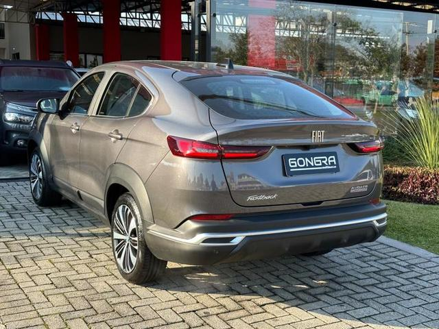 Foto do veículo FIAT FASTBACK  AUDACE TURBO 200 FLEX AT 4P 2023 5.198 KM 116.900,00