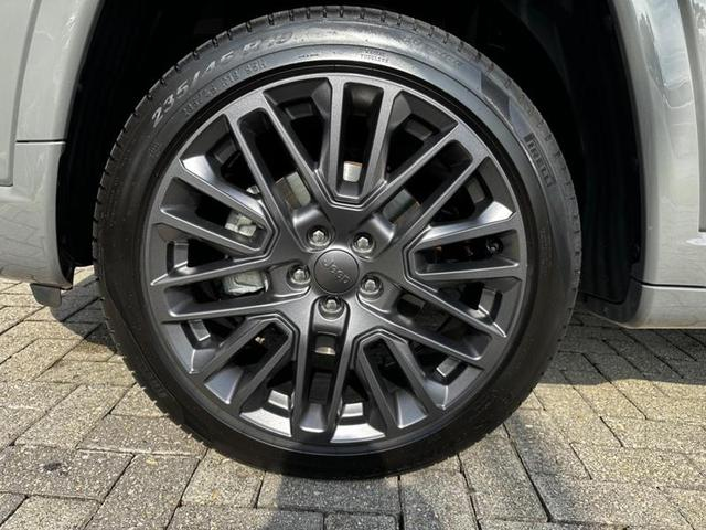Foto do veículo JEEP COMPASS  SERIE S TF 2023 5.734 KM 192.900,00