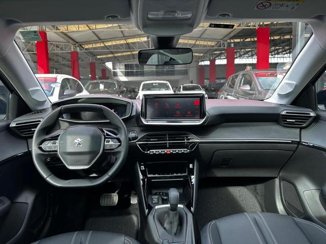Foto do veículo PEUGEOT 208  GRIFFE 2023 6.291 KM 94.900,00