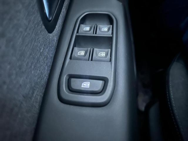 Foto do veículo RENAULT DUSTER  ICONIC 1.6 CVT FLEX 2021 53.640 KM 88.900,00