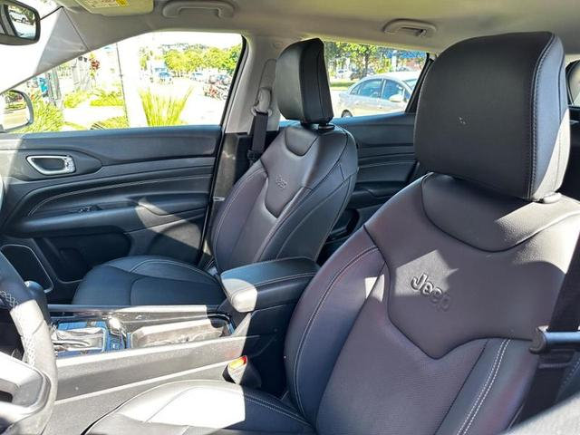 Foto do veículo JEEP COMPASS  LONG TF 2023 10.750 KM 150.900,00