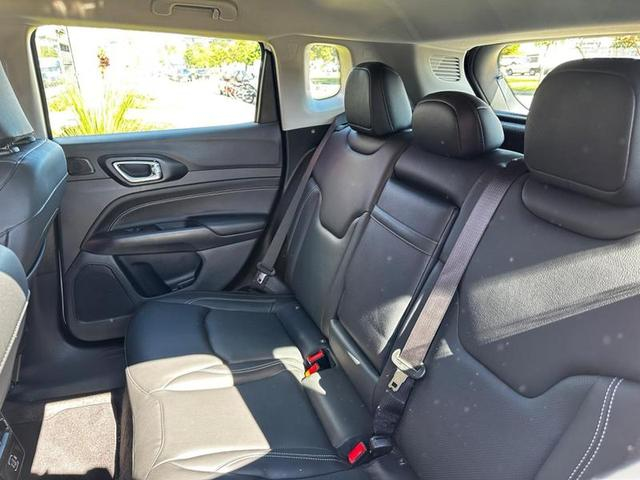 Foto do veículo JEEP COMPASS  LONG TF 2023 10.750 KM 150.900,00