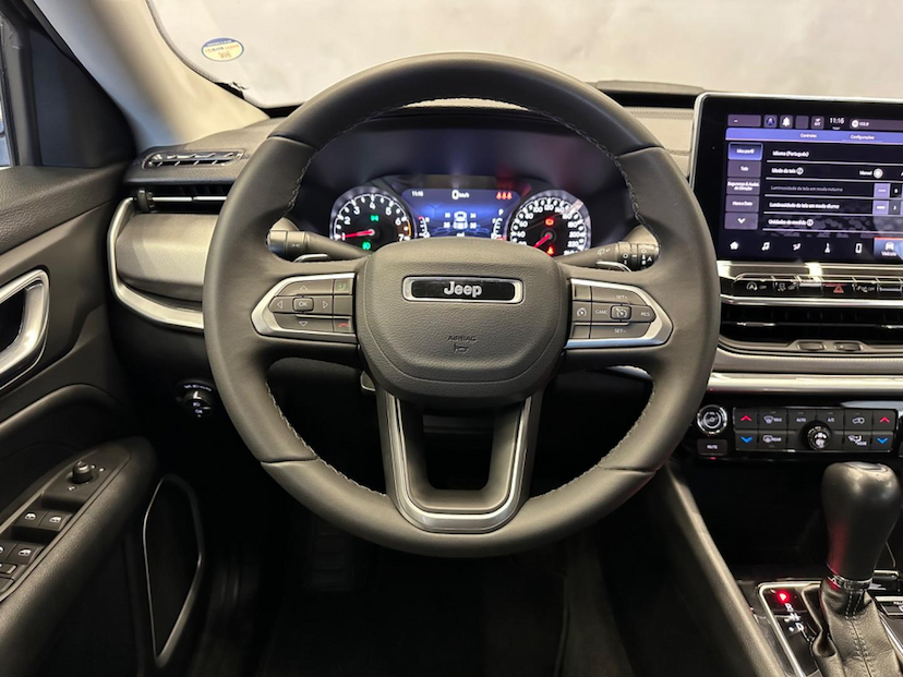 Foto do veículo JEEP COMPASS  LONG TF 2022 81.220 KM 119.900,00