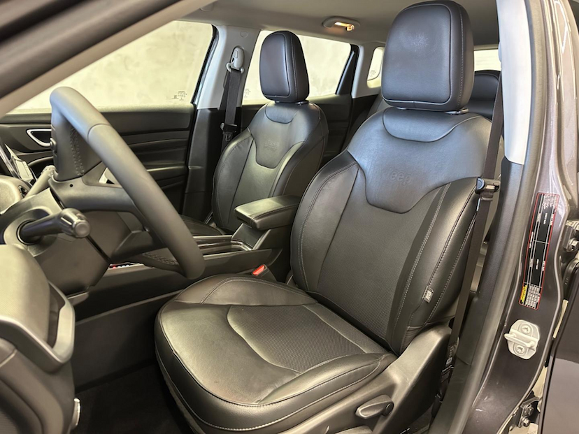 Foto do veículo JEEP COMPASS  LONG TF 2022 81.220 KM 119.900,00