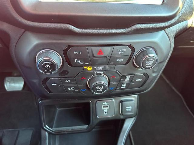 Foto do veículo JEEP RENEGADE  LONGITUDE AT 2021 30.104 KM 93.900,00