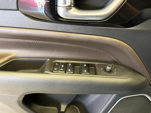 Foto do veículo JEEP COMMANDER  OVERLAND TD380 4X4 TURBO DIESEL 2023 13.426 KM 225.900,00