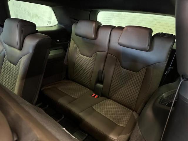 Foto do veículo JEEP COMMANDER  OVERLAND TD380 4X4 TURBO DIESEL 2023 13.426 KM 225.900,00