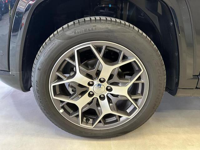 Foto do veículo JEEP COMMANDER  OVERLAND TD380 4X4 TURBO DIESEL 2023 13.426 KM 225.900,00