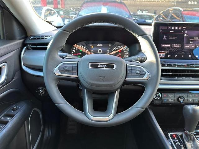 Foto do veículo JEEP COMPASS  LONG TF 2022 24.921 KM 135.900,00