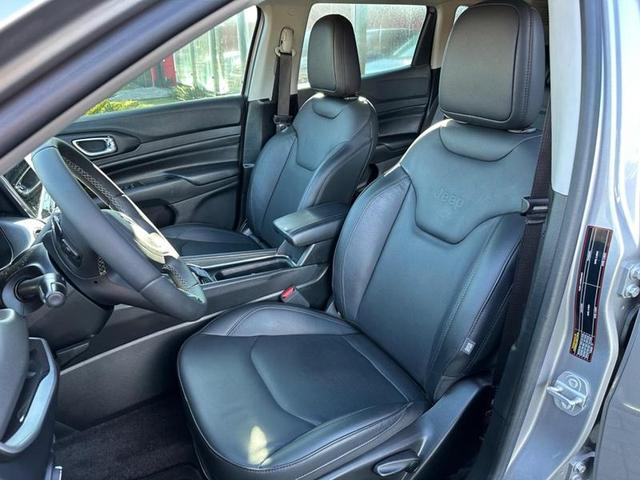 Foto do veículo JEEP COMPASS  LONG TF 2022 24.921 KM 135.900,00