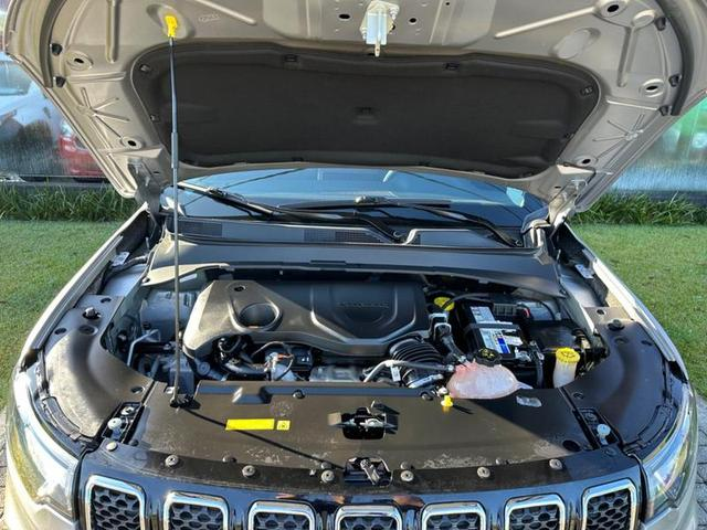 Foto do veículo JEEP COMPASS  LONG TF 2022 24.921 KM 135.900,00