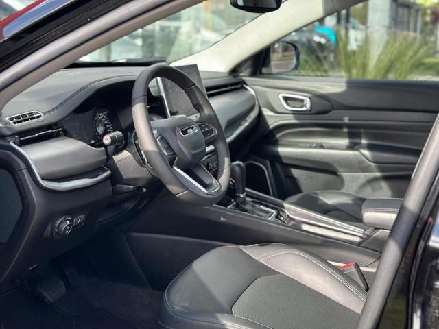 Foto do veículo JEEP COMPASS  LONG TF 2023 8.820 KM 151.900,00