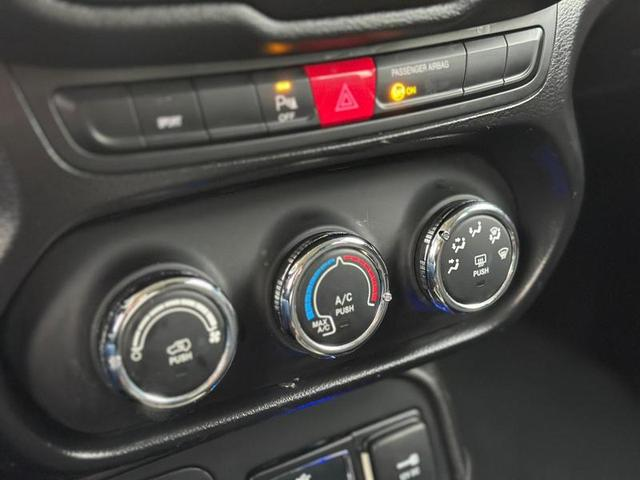 Foto do veículo JEEP RENEGADE  1.8 16V FLEX SPORT 4P MANUAL 2018 61.824 KM 69.900,00