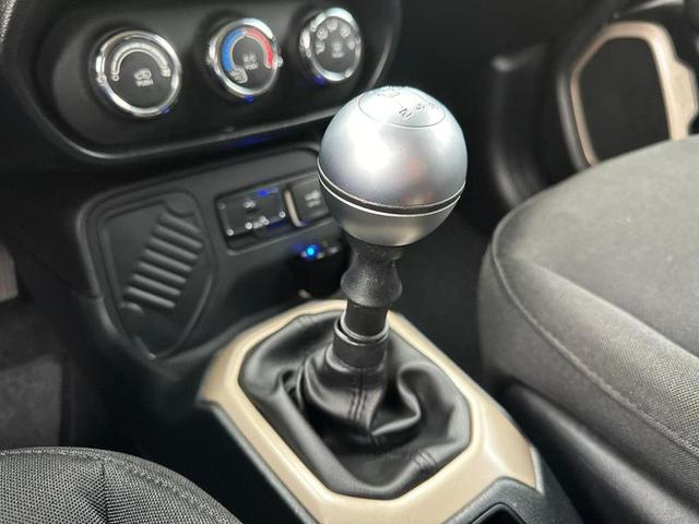Foto do veículo JEEP RENEGADE  1.8 16V FLEX SPORT 4P MANUAL 2018 61.824 KM 69.900,00