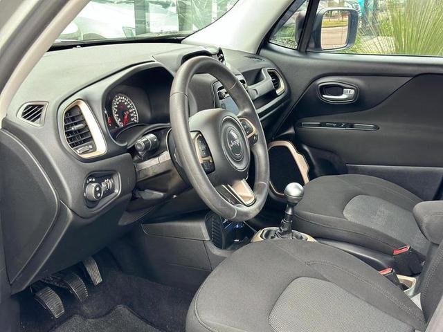 Foto do veículo JEEP RENEGADE  1.8 16V FLEX SPORT 4P MANUAL 2018 61.824 KM 69.900,00