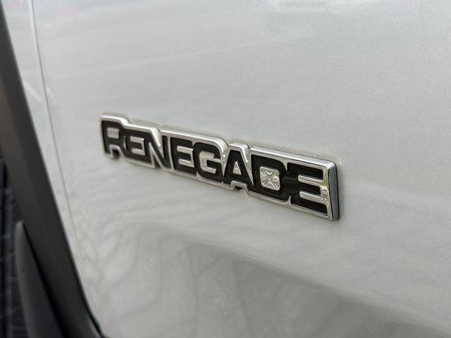 Foto do veículo JEEP RENEGADE  1.8 16V FLEX SPORT 4P MANUAL 2018 61.824 KM 69.900,00