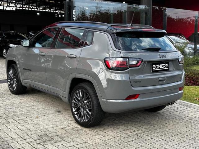 Foto do veículo JEEP COMPASS  SERIE S TF 2023 13.275 KM 186.900,00