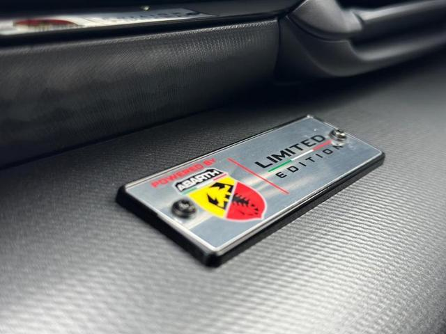 Foto do veículo FIAT FASTBACK  ABARTH T270 AT FLEX 2023 5.930 KM 130.900,00