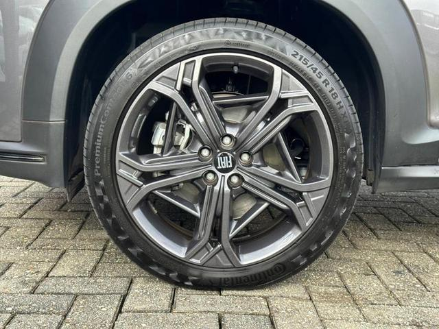 Foto do veículo FIAT FASTBACK  ABARTH T270 AT FLEX 2023 5.930 KM 130.900,00