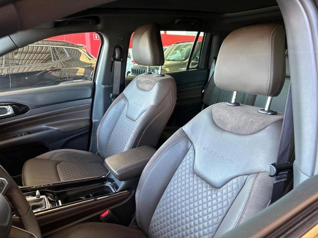 Foto do veículo JEEP COMMANDER  OVERLAND TD380 4X4 TURBO DIESEL 2023 12.839 KM 238.900,00