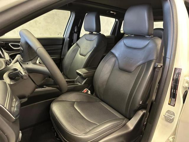 Foto do veículo JEEP COMPASS  SERIE S TF 2023 17.578 KM 177.900,00