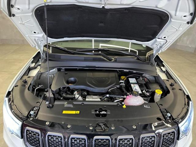 Foto do veículo JEEP COMPASS  SERIE S TF 2023 17.578 KM 177.900,00