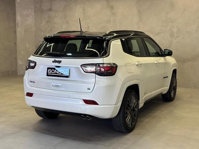 Foto do veículo JEEP COMPASS  SERIE S TF 2023 17.578 KM 177.900,00