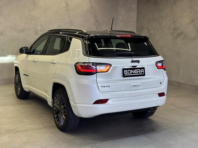 Foto do veículo JEEP COMPASS  SERIE S TF 2023 17.578 KM 177.900,00