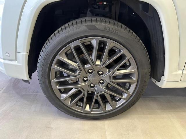 Foto do veículo JEEP COMPASS  SERIE S TF 2023 17.578 KM 177.900,00