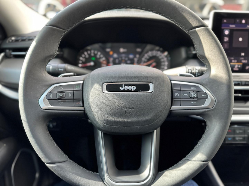 Foto do veículo JEEP COMPASS  LONG TF 2022 24.322 KM 136.900,00