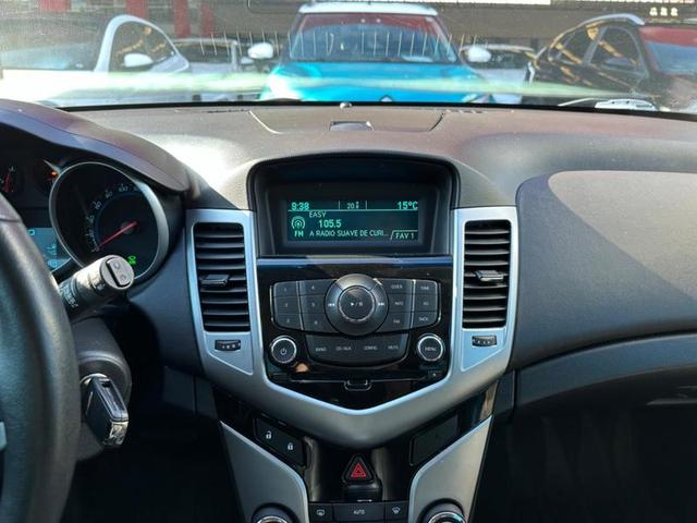 Foto do veículo CHEVROLET CRUZE  HB SPORT LT 1.8 2015 82.415 KM 69.900,00