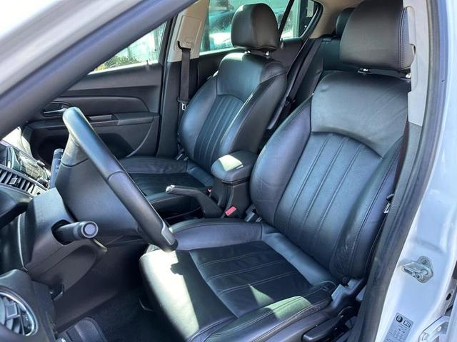 Foto do veículo CHEVROLET CRUZE  HB SPORT LT 1.8 2015 82.415 KM 69.900,00