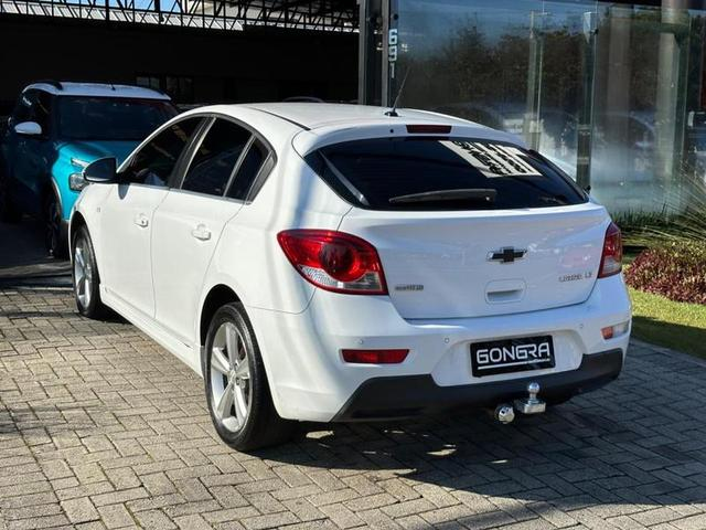 Foto do veículo CHEVROLET CRUZE  HB SPORT LT 1.8 2015 82.415 KM 69.900,00