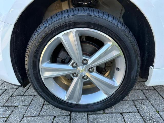 Foto do veículo CHEVROLET CRUZE  HB SPORT LT 1.8 2015 82.415 KM 69.900,00