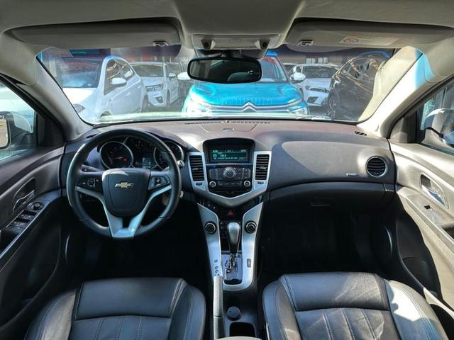 Foto do veículo CHEVROLET CRUZE  HB SPORT LT 1.8 2015 82.415 KM 69.900,00