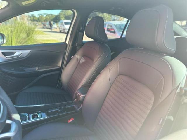 Foto do veículo FIAT FASTBACK  ABARTH T270 AT FLEX 2024 5.324 KM 139.900,00