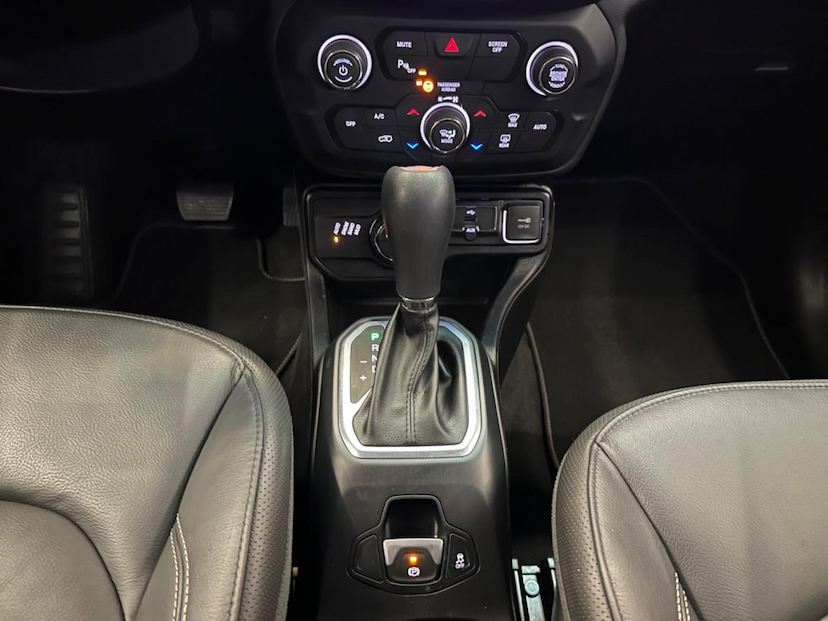 Foto do veículo JEEP RENEGADE  LONGITUDE 4X4 AUTOMATICO 2019 54.988 KM 125.900,00