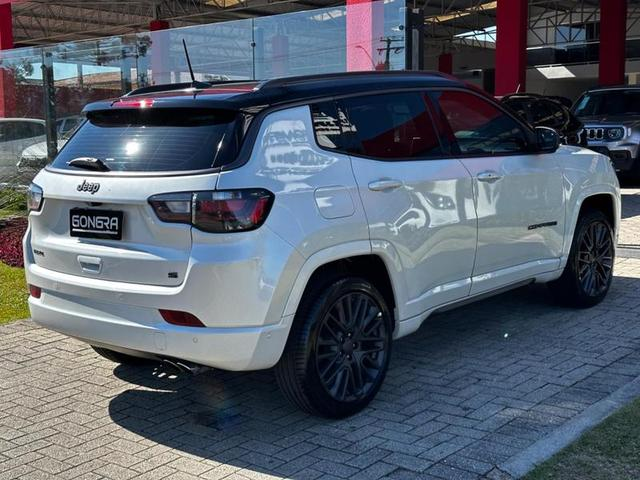 Foto do veículo JEEP COMPASS  SERIE S TF 2022 8.564 KM 172.900,00