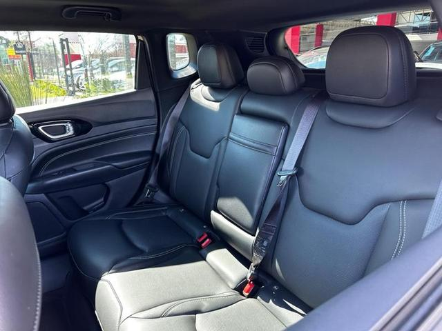 Foto do veículo JEEP COMPASS  SERIE S TF 2022 8.564 KM 172.900,00